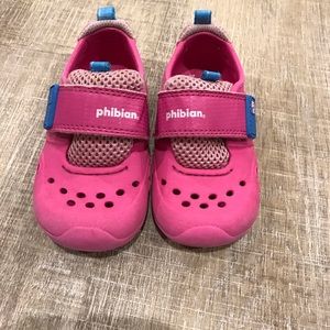 Phibian by stride rite pink shoes.